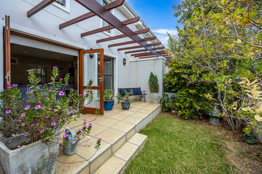 3 Bedroom Property for Sale in Graanendal Western Cape